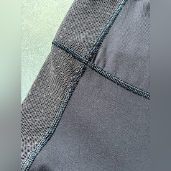 LuLuLemon Navy Blue Dot Mesh Panel Leggings Size 6 SKU 10 - Picture 5 of 7